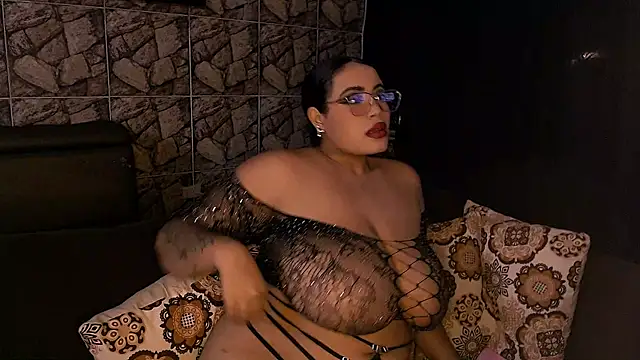 Emmacamille online show from March 13, 2025, 1:54 am