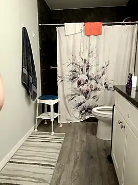 lou63ponce online show from February 10, 2025, 2:48 pm