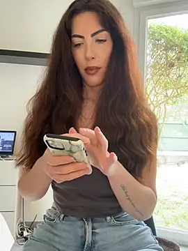 Eyline online show from April 12, 2026, 9:34 am