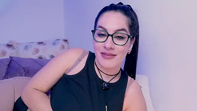 Pamela Rosal online show from September 11, 2025, 2:11 am