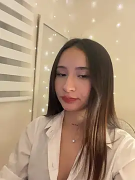 Snapshot of Angeeel_ chatting on March 4, 2025, 4:49 am Angeeel online show from March 4, 2025, 4:49 am