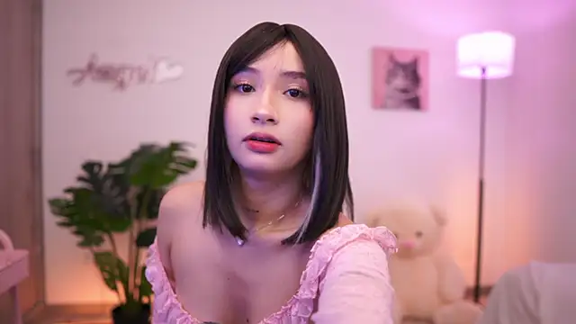 Snapshot of Angeeel_ chatting on October 14, 2025, 7:47 pm Angeeel online show from October 14, 2025, 7:47 pm