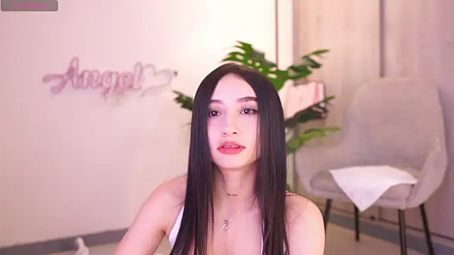 Snapshot of Angeeel_ chatting on September 19, 2025, 5:28 pm Angeeel online show from September 19, 2025, 5:28 pm