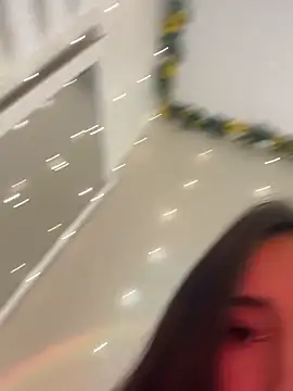 Snapshot of Angeeel_ chatting on February 23, 2025, 6:49 am Angeeel online show from February 23, 2025, 6:49 am