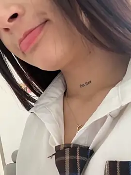 Snapshot of Angeeel_ chatting on January 19, 2025, 9:45 pm Angeeel online show from January 19, 2025, 9:45 pm