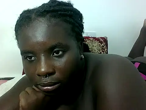 hotebbbyy online show from October 1, 2025, 10:24 pm