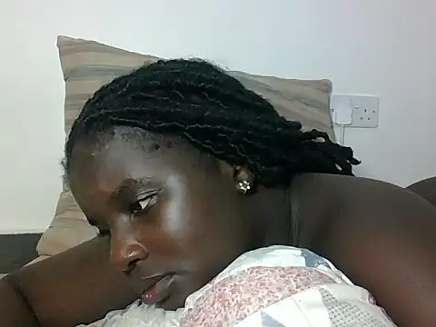 hotebbbyy online show from September 28, 2025, 6:31 am