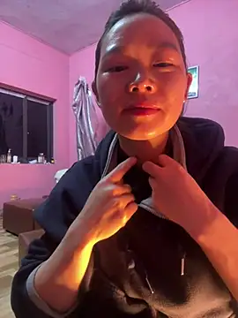 Hellen 111 online show from February 26, 2025, 2:05 pm