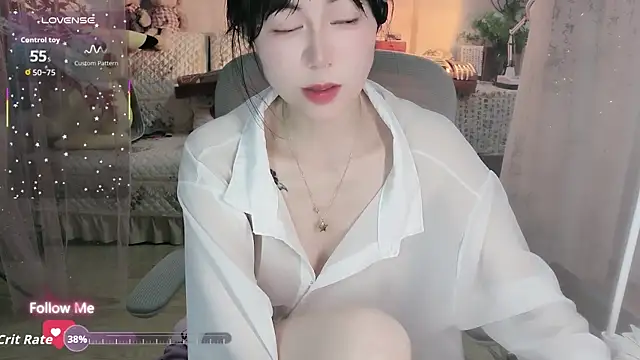 Lisa-s online show from November 14, 2025, 1:48 pm