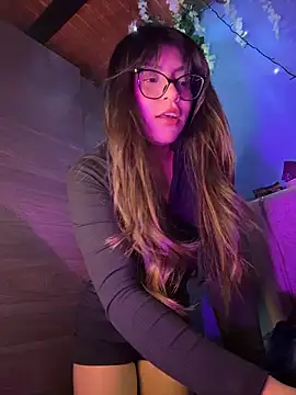 Lily candy X online show from March 11, 2026, 4:39 am