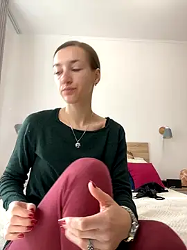 KateRedgar online show from October 1, 2025, 8:30 am