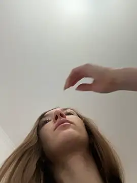 KateRedgar online show from February 19, 2026, 8:33 am