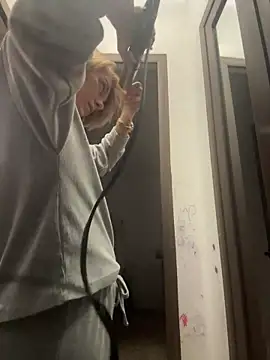 tanyagrey online show from November 7, 2025, 6:18 am