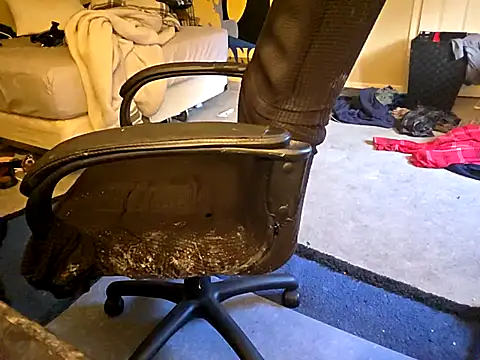 Migaruo online show from October 31, 2025, 10:16 pm