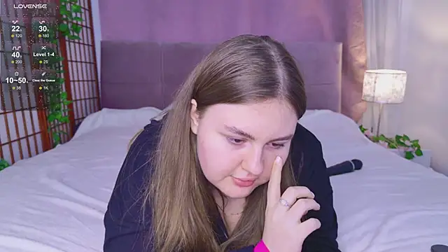 Mia  Peach online show from March 1, 2025, 10:02 am