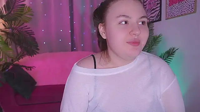 Mia  Peach online show from March 20, 2025, 7:14 am