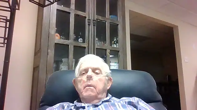 Snapshot of bootlegmanz chatting on June 26, 2026, 11:10 pm bootlegmanz online show from June 26, 2026, 11:10 pm