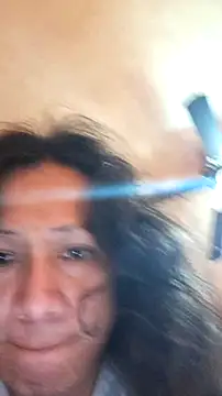 miicheele32 online show from December 20, 2025, 8:01 pm