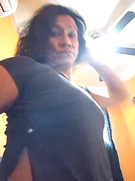 miicheele32 online show from September 29, 2025, 6:24 pm