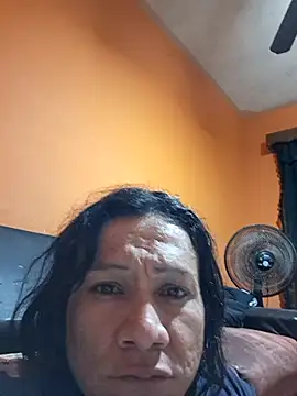 miicheele32 online show from November 15, 2025, 7:56 am