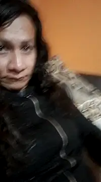 miicheele32 online show from March 14, 2025, 8:32 am