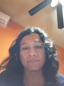 miicheele32 online show from December 5, 2025, 8:02 am