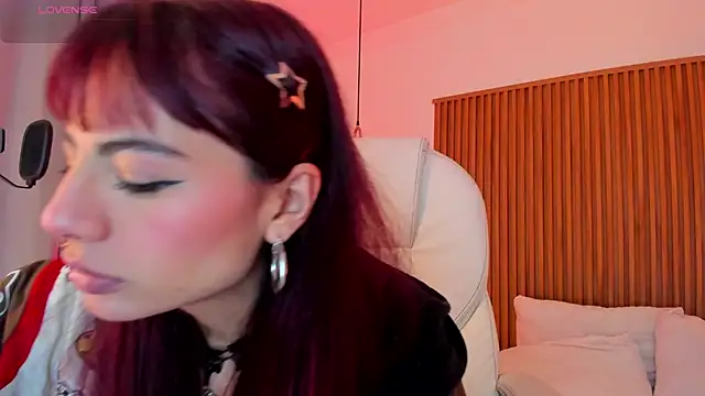 Snapshot of sophiecherry_ chatting on November 15, 2025, 8:24 pm sophiecherry online show from November 15, 2025, 8:24 pm