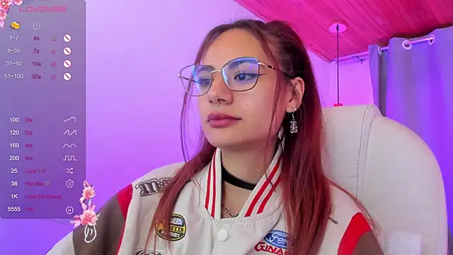 Snapshot of sophiecherry_ chatting on March 14, 2025, 12:51 pm sophiecherry online show from March 14, 2025, 12:51 pm