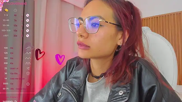 Snapshot of sophiecherry_ chatting on March 20, 2025, 10:54 am sophiecherry online show from March 20, 2025, 10:54 am