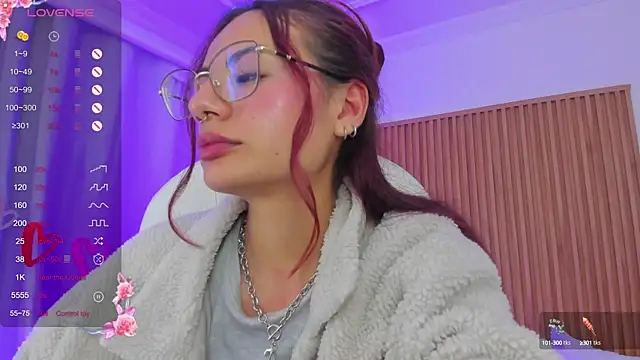 Snapshot of sophiecherry_ chatting on March 10, 2025, 9:23 am sophiecherry online show from March 10, 2025, 9:23 am