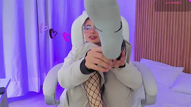 Snapshot of sophiecherry_ chatting on March 7, 2025, 5:51 am sophiecherry online show from March 7, 2025, 5:51 am