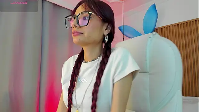 Snapshot of sophiecherry_ chatting on November 3, 2025, 10:02 pm sophiecherry online show from November 3, 2025, 10:02 pm