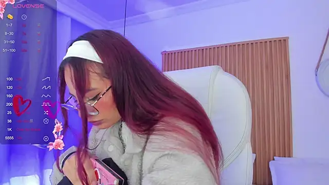 Snapshot of sophiecherry_ chatting on February 18, 2025, 5:20 am sophiecherry online show from February 18, 2025, 5:20 am