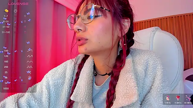 Snapshot of sophiecherry_ chatting on October 3, 2025, 1:42 am sophiecherry online show from October 3, 2025, 1:42 am