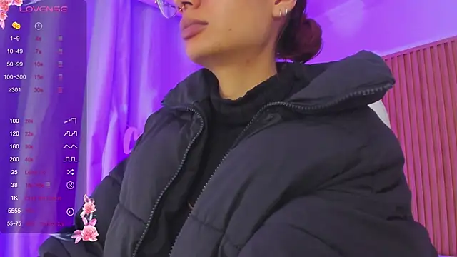 Snapshot of sophiecherry_ chatting on March 16, 2025, 5:25 am sophiecherry online show from March 16, 2025, 5:25 am