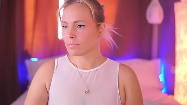 Snapshot of Charming_Daphny chatting on September 14, 2025, 6:03 am Charming Daphny online show from September 14, 2025, 6:03 am