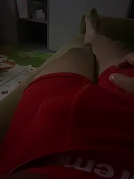 Juanes432 online show from February 8, 2026, 4:21 am