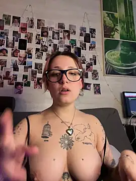 Hawitxui online show from February 19, 2026, 7:49 am