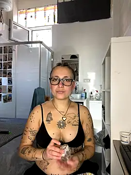 Hawitxui online show from October 11, 2025, 11:44 am