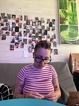 Hawitxui online show from April 12, 2026, 8:39 am