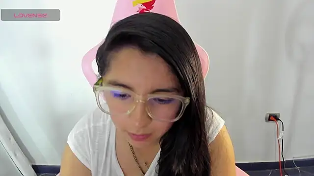  Angelinaandrade  online show from February 28, 2025, 7:46 pm