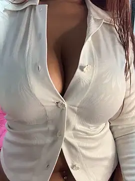 diosa202 online show from April 9, 2026, 3:52 am