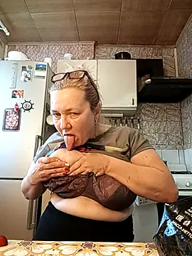 HelenaGlossX online show from February 19, 2025, 12:33 pm