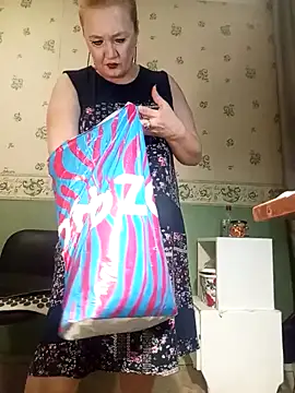 HelenaGlossX online show from February 3, 2025, 12:36 pm