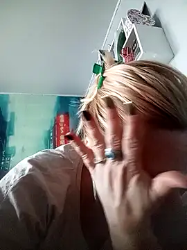 HelenaGlossX online show from January 22, 2025, 8:40 am