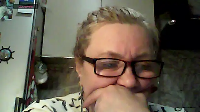 HelenaGlossX online show from February 27, 2025, 5:47 pm