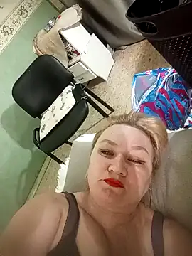 HelenaGlossX online show from January 20, 2025, 1:53 pm