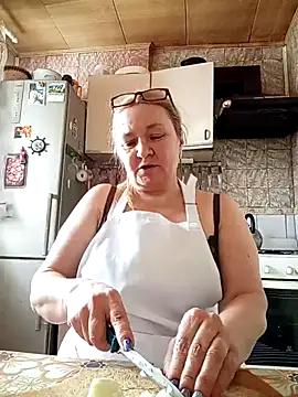 HelenaGlossX online show from March 19, 2025, 7:51 am