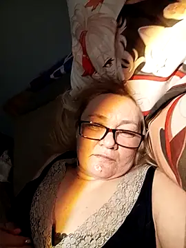 HelenaGlossX online show from March 11, 2025, 4:40 pm