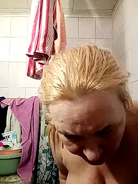 HelenaGlossX online show from February 6, 2025, 10:36 am